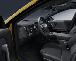 LEAPMOTOR B05 interiér